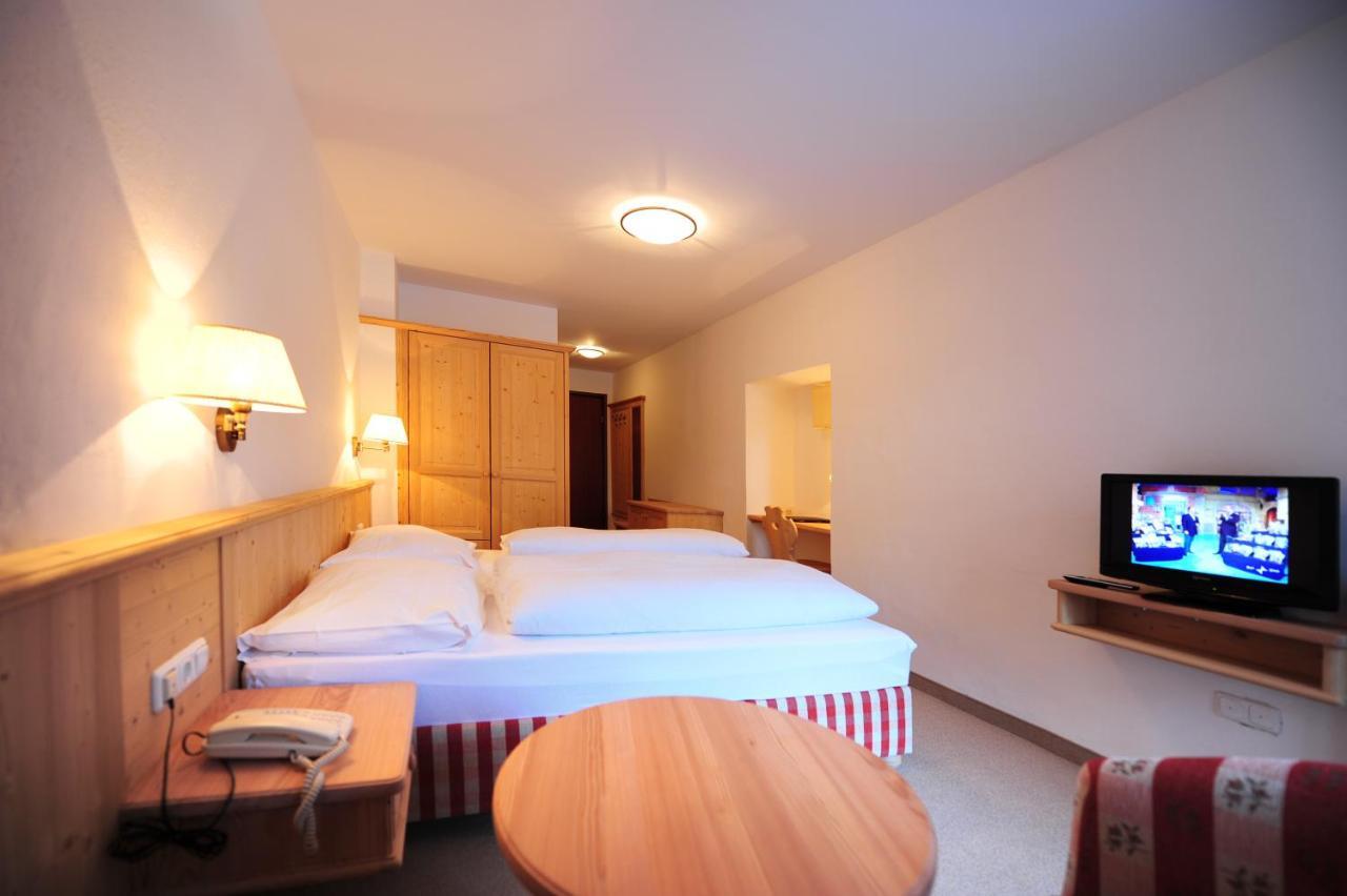 Hotel Krone Матрай-на-Бреннере Экстерьер фото