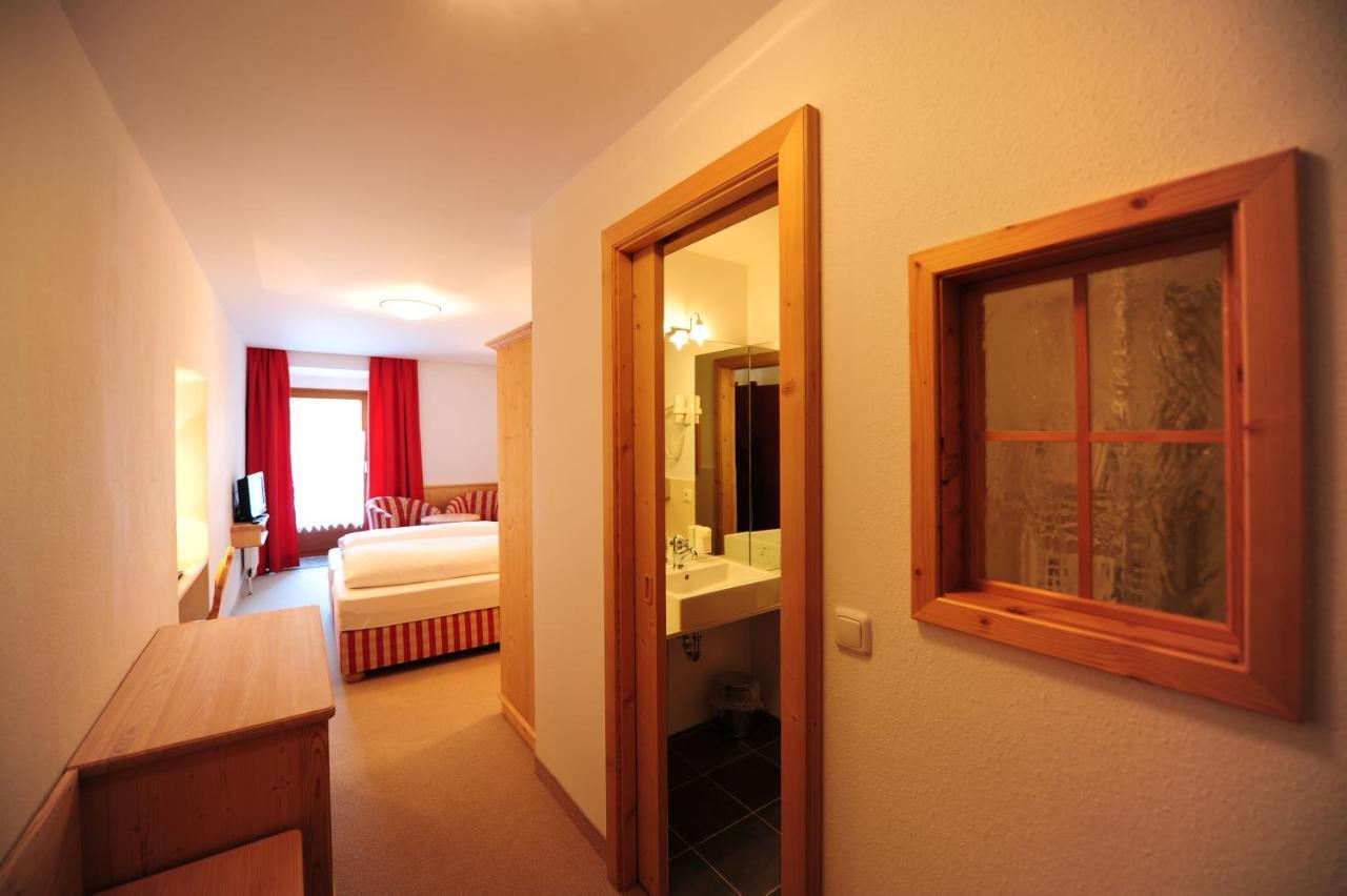 Hotel Krone Матрай-на-Бреннере Экстерьер фото